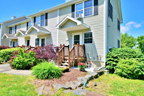 25 River Village DR #25, Milford, ME 04461