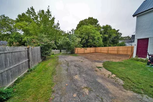 Houlton, ME 04730,34 Charles ST