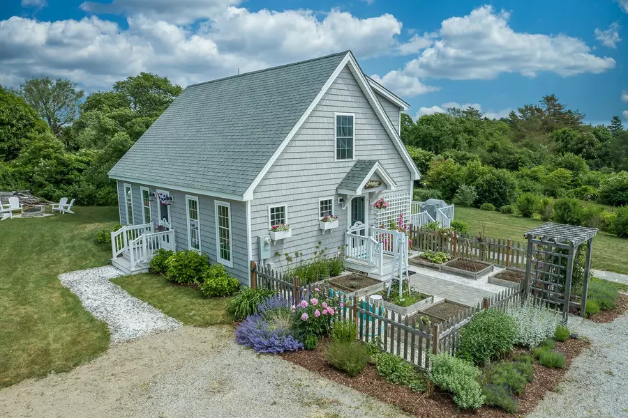 2083 Harpswell Islands RD, Harpswell, ME 04079