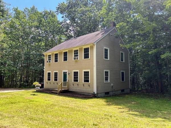 300 Webber Hill RD, Kennebunk, ME 04043