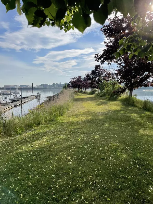 South Portland, ME 04106,18 Ocean ST #61