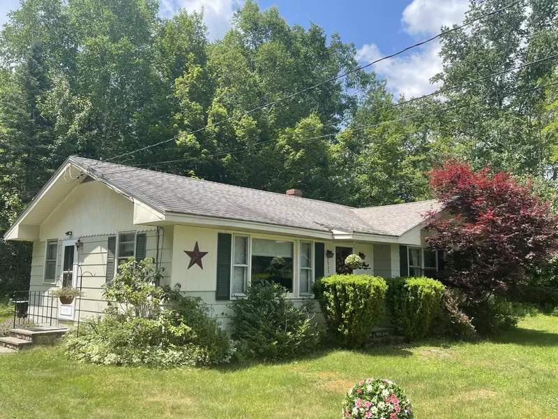 807 Eastern AVE, Holden, ME 04429