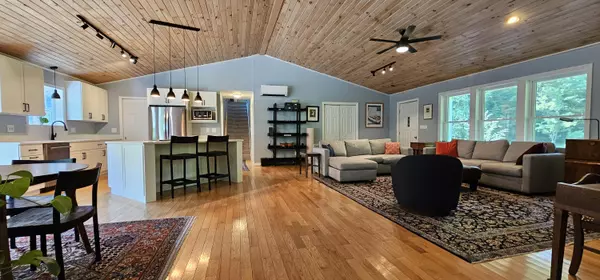 Oakland, ME 04963,63 Highland DR