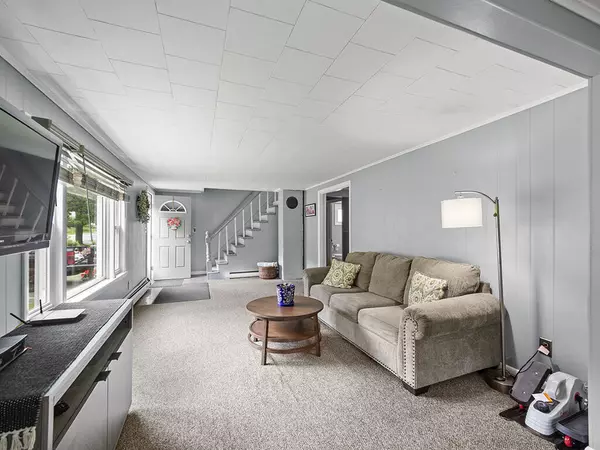 Oakland, ME 04963,167 Oak ST