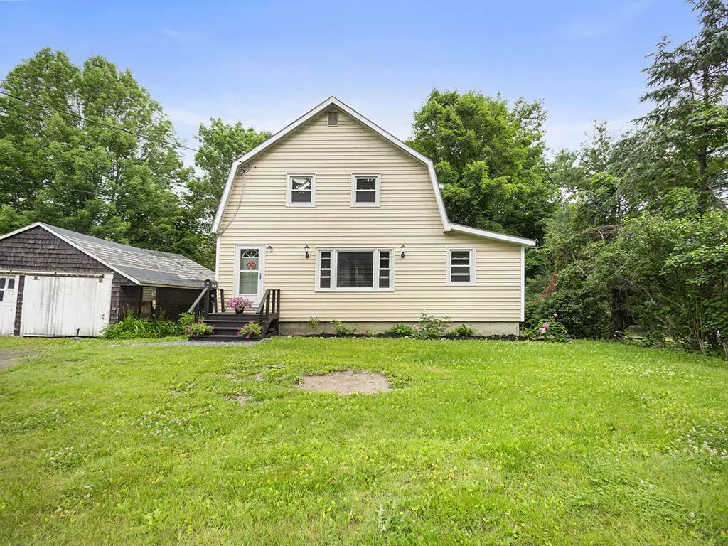 Oakland, ME 04963,167 Oak ST