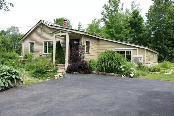 206 Drury RD, Solon, ME 04979