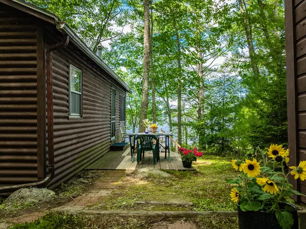 44 Colby LN, Union, ME 04862