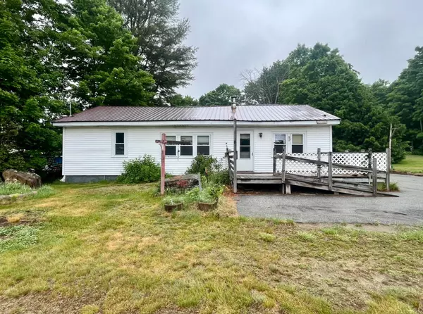 849 Lewiston RD, West Gardiner, ME 04345