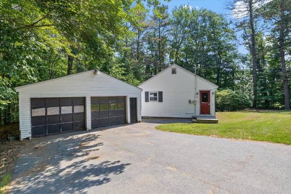 32 Farwell ST, Lisbon, ME 04250