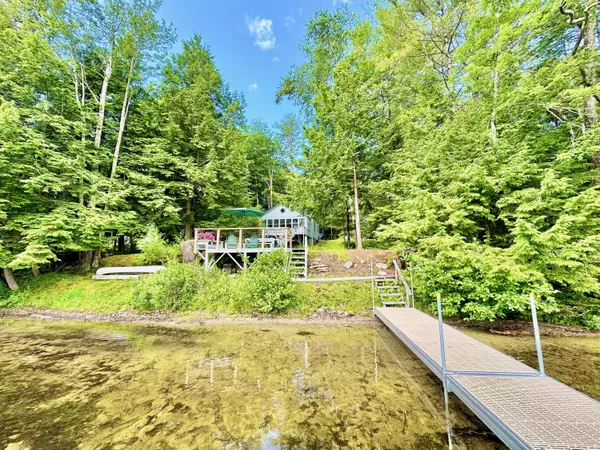 9 Teaberry LN, Sidney, ME 04330