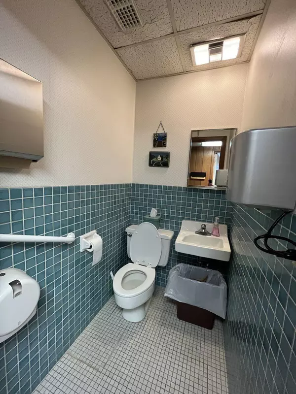 Waterville, ME 04901,325 Kennedy Memorial DR #1C