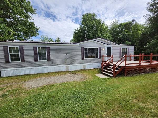 57 Cressy AVE, Glenburn, ME 04401