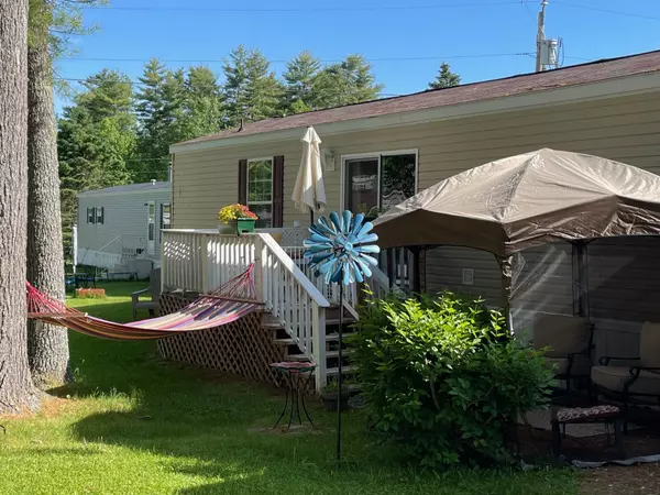 Belmont, ME 04952,7 Pine RD