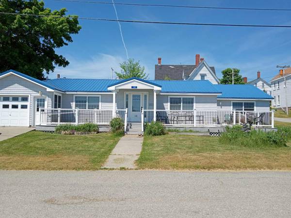 14 Madison ST, Eastport, ME 04631