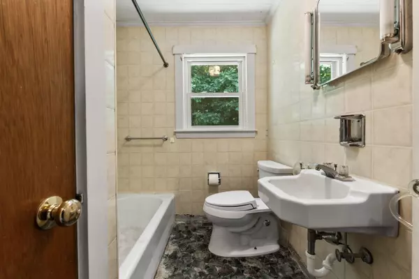 Pittston, ME 04345,664 Wiscasset RD