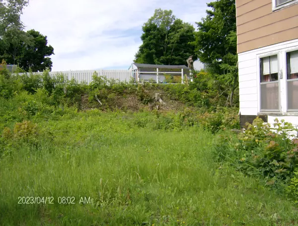 East Millinocket, ME 04430,40 Park ST