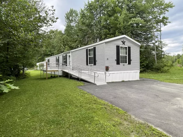15 Punky LN, Waterville, ME 04901