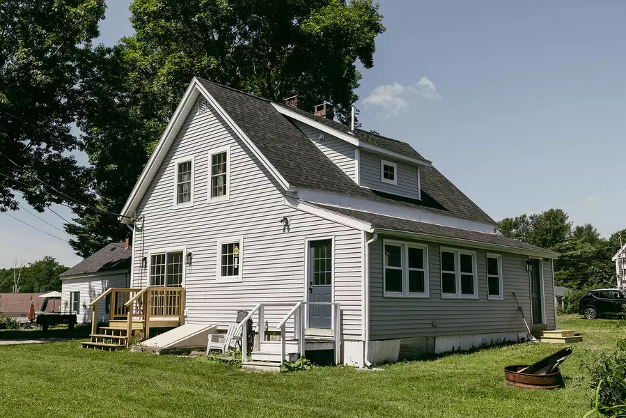 16 Church ST, Winterport, ME 04496