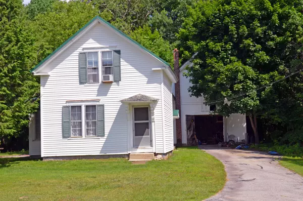 56 Tremont ST, Paris, ME 04281