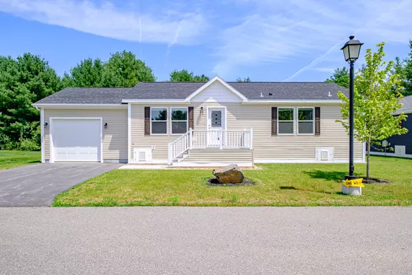 72 Settlement LOOP,  Kittery,  ME 03904