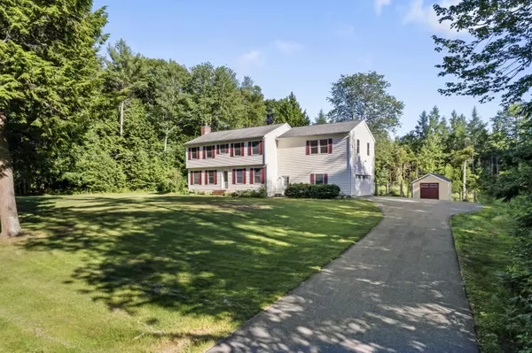 40 Westwind DR, Topsham, ME 04086