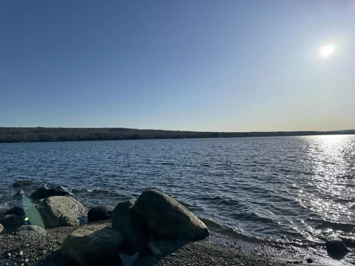 Saint Albans, ME 04971,2 Cliffside DR