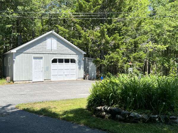 Blue Hill, ME 04614,38 Larnus Hill LN