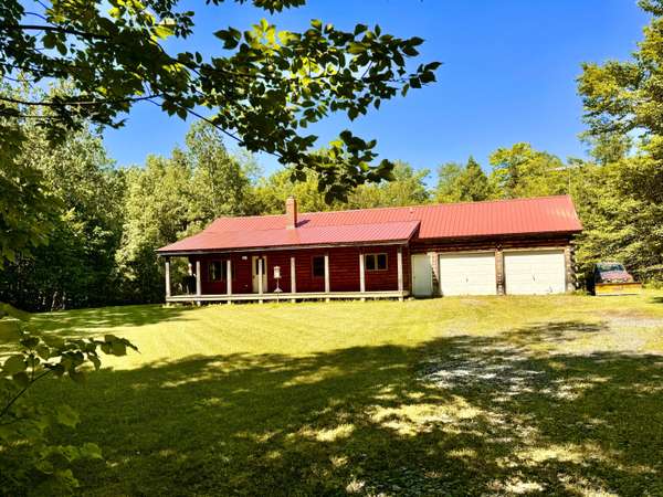 38 Deer Ridge LN, Levant, ME 04456