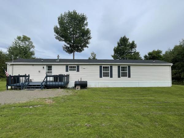 21 Botting LN, Glenburn, ME 04401