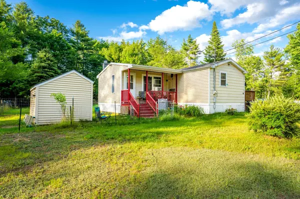 17 Hemlock LN, Limington, ME 04049