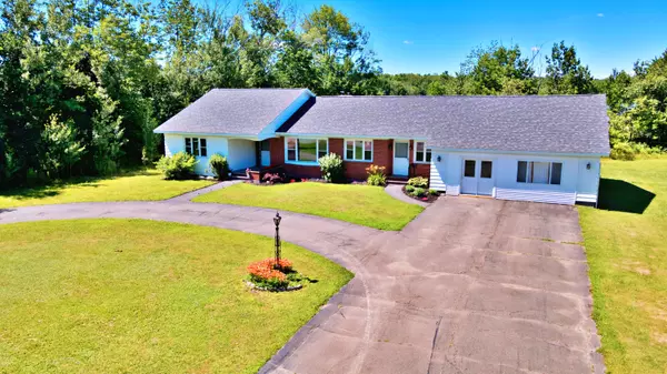 Newport, ME 04953,16 North ST