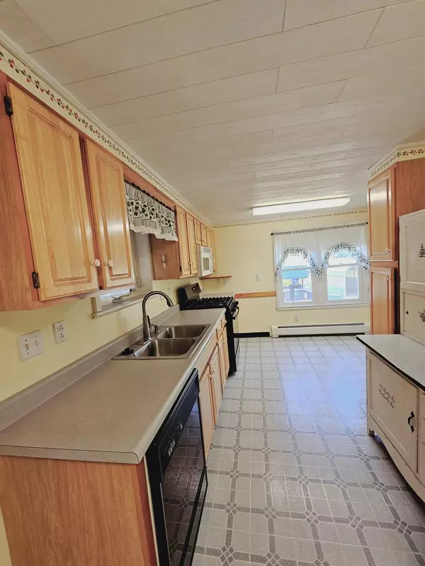 Orono, ME 04473,15 Broadway