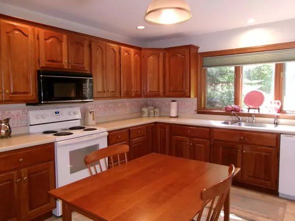 Monmouth, ME 04265,12 Fox Run LN