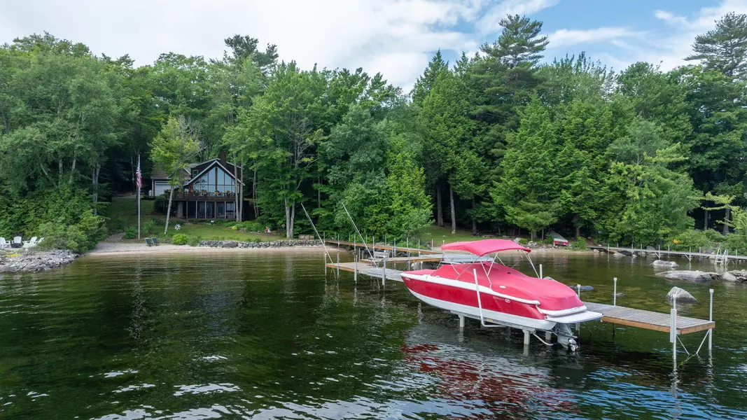 82 Whittemore Cove RD, Raymond, ME 04071