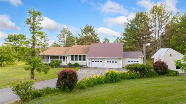 83 Walker RD, Readfield, ME 04355