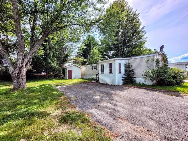 Millinocket, ME 04462,239 Kelley Mobile Home PARK