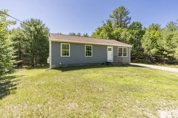 63 Colonial CIR, Harrison, ME 04040