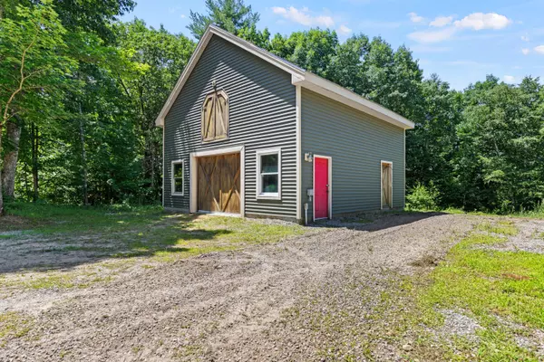 Raymond, ME 04071,8 Colina DR