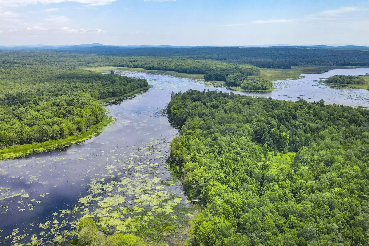 Whitefield, ME 04353,54 Jefferson RD