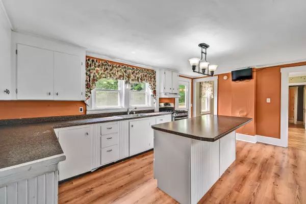 West Gardiner, ME 04345,114 Old Lewiston RD