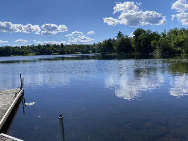 Saint Albans, ME 04971,32 Humphrey LN