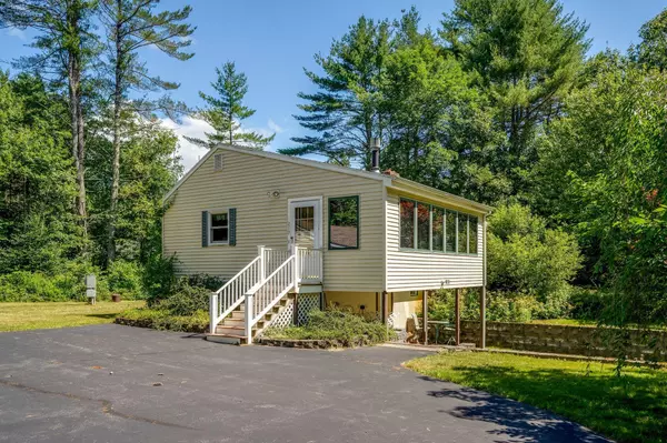 South Berwick, ME 03908,279 Oldfields RD