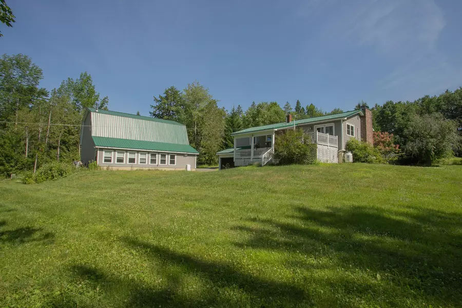 32 Charles DR, Holden, ME 04429