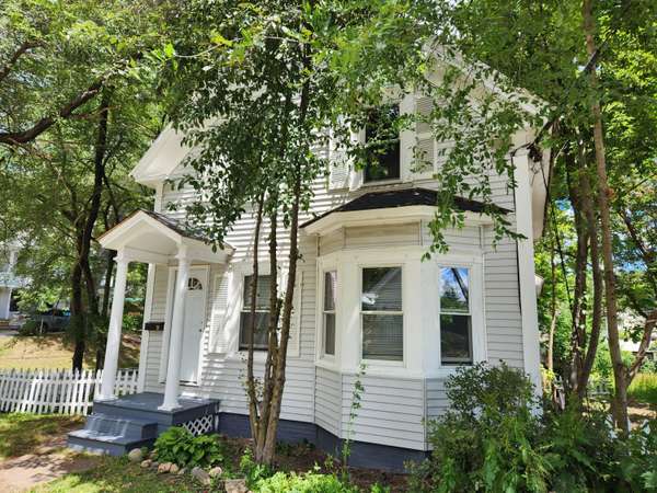 39 Knapp ST, Livermore Falls, ME 04254