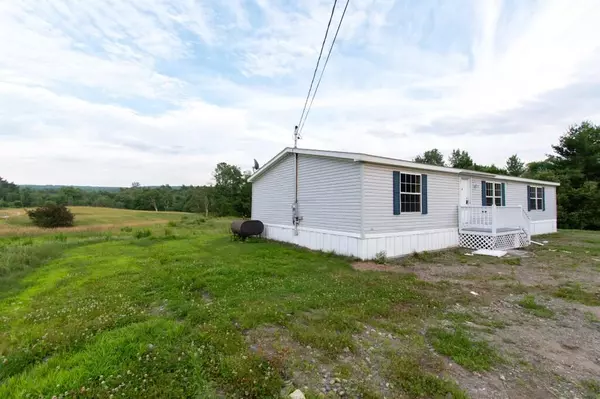 161 New Vineyard RD, Farmington, ME 04938