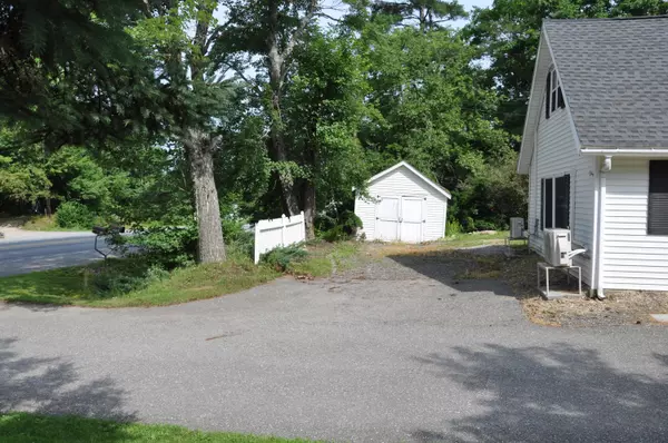 Hermon, ME 04401,777 Coldbrook RD