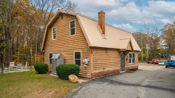 Standish, ME 04084,5 Clark ST