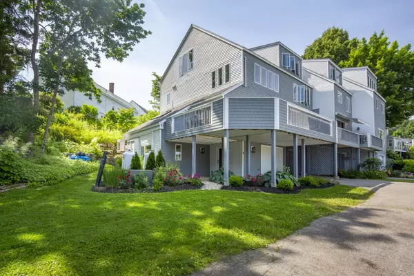 Rockport, ME 04856,4 Harbor View DR #4