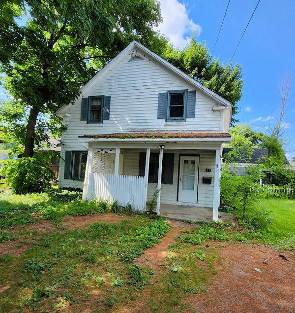 21 Central ST, Millinocket, ME 04462