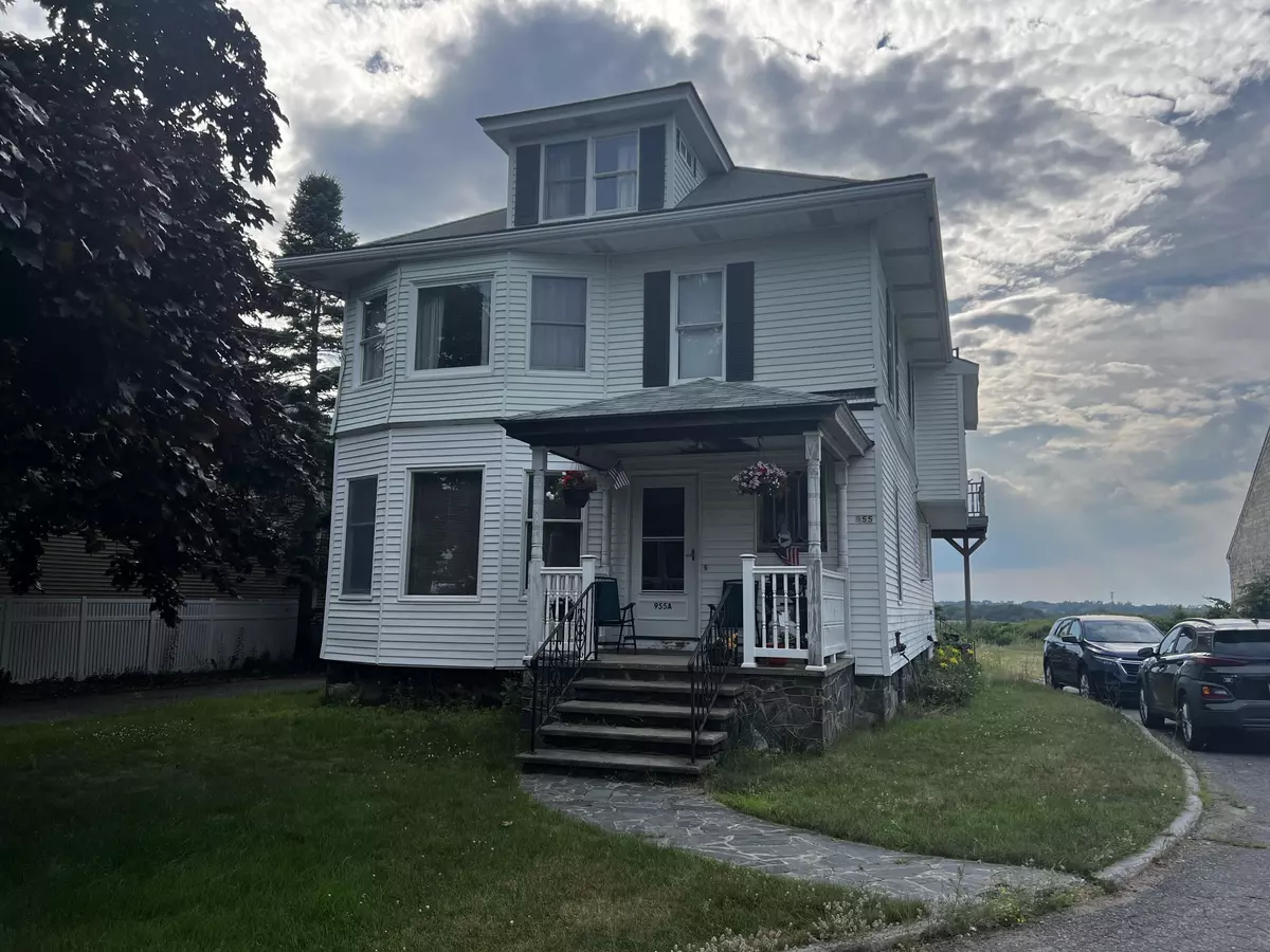 South Portland, ME 04106,955 Highland AVE